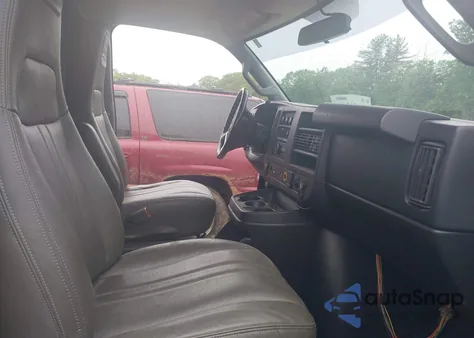 2018 Chevrolet Express 2500 Work Van из США, поврежденный, VIN 1GCWGAFP0J1250723